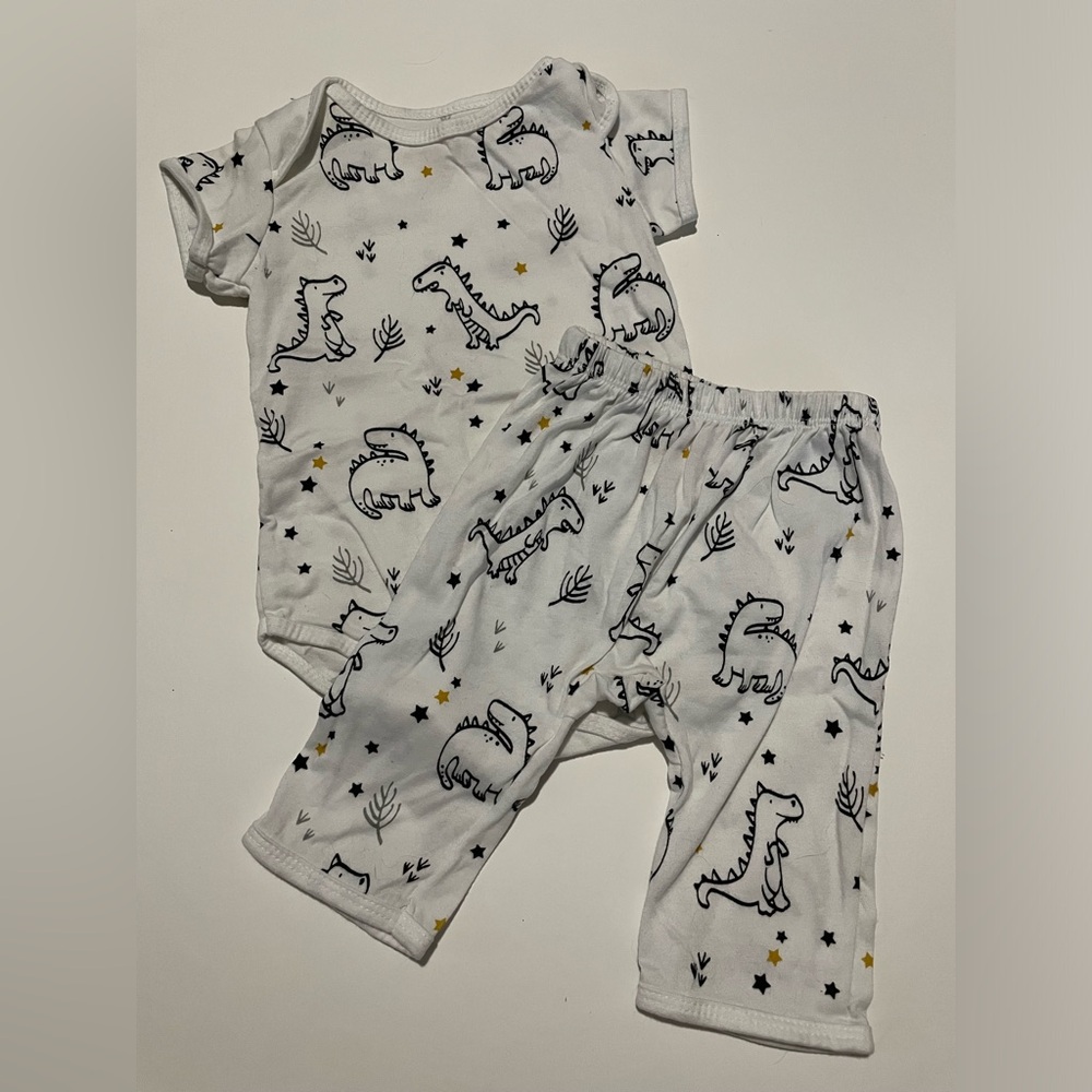 Hush Hush Dino two piece set